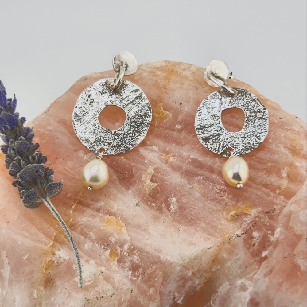 PEARL STERLING SILVER EARRINGS HANDMADE IN RECYCLE METAL POST & BUTTERFLY BACK - Picture 4 of 6